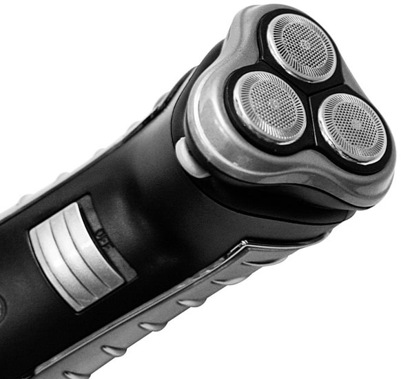 Электробритва StarWind SBS1501 Black/Silver