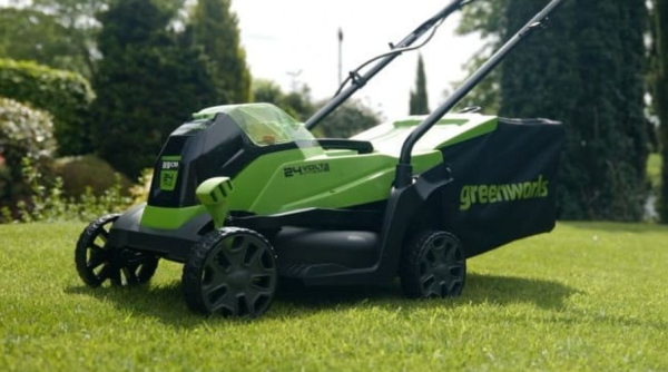 Газонокосилка аккумуляторная Greenworks GD24LM33K4 24V (4Ah и ЗУ), 2516107UB