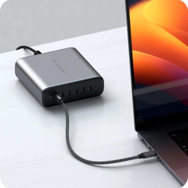 Зарядное устройство Satechi 200W USB-C 6-Port GaN Charger, ST-C200GM