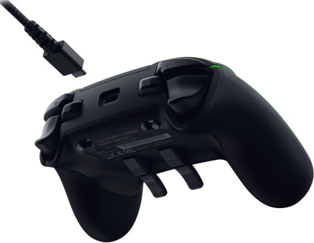 Геймпад RAZER Wolverine V2 Chroma Black, RZ06-04010100-R3M1
