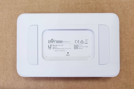 Управляемый коммутатор 2-го уровня Ubiquiti UniFi Switch Lite 8 POE