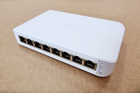 Управляемый коммутатор 2-го уровня Ubiquiti UniFi Switch Lite 8 POE