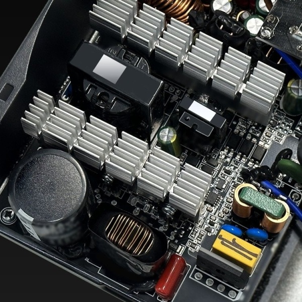 Блок питания Ocypus Gamma P550, Gamma-P550-W1HDBK024X-EU