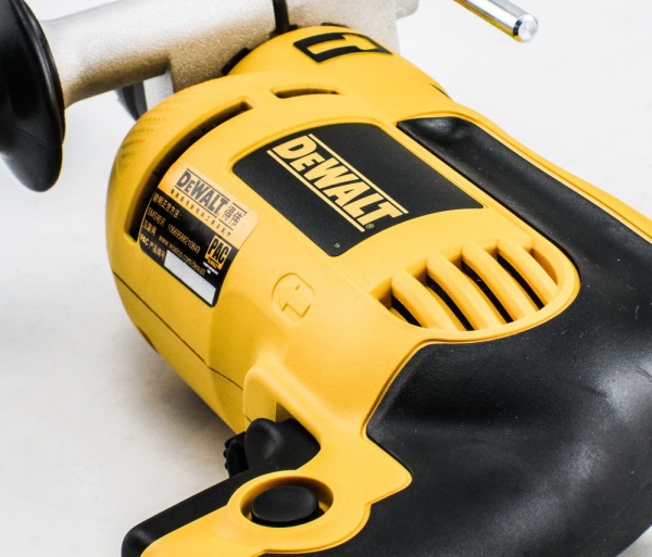 Дрель ударная DeWALT DWD024S-QS