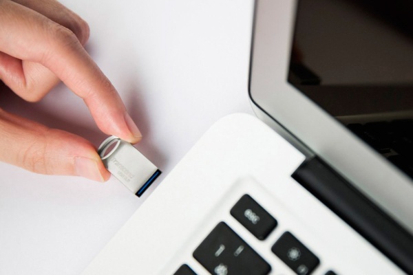 USB Flash drive 64GB Transcend 710 Silver TS64GJF710S